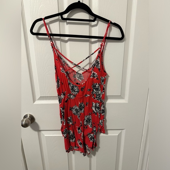 Cross back romper - Picture 2 of 2